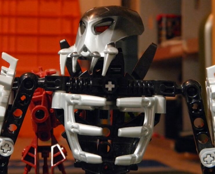 File:Omicron M2.jpg